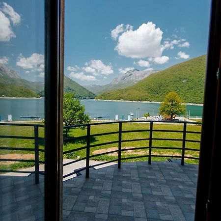 Piva Lake بلوزين المظهر الخارجي الصورة